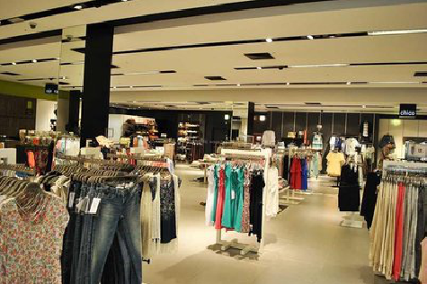 罗山商场里的店面怎么装修？