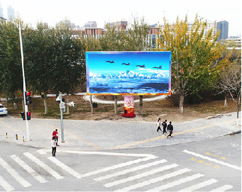 罗山户外大屏广告投放要点。